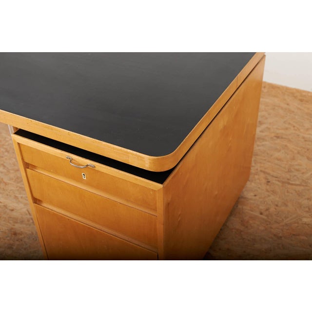 Bauhaus Worktable in Chrome-Plated Metal Tubing and Wooden Top by Marcel Breuer for Wohnbedarf, 1928 For Sale - Image 3 of 15