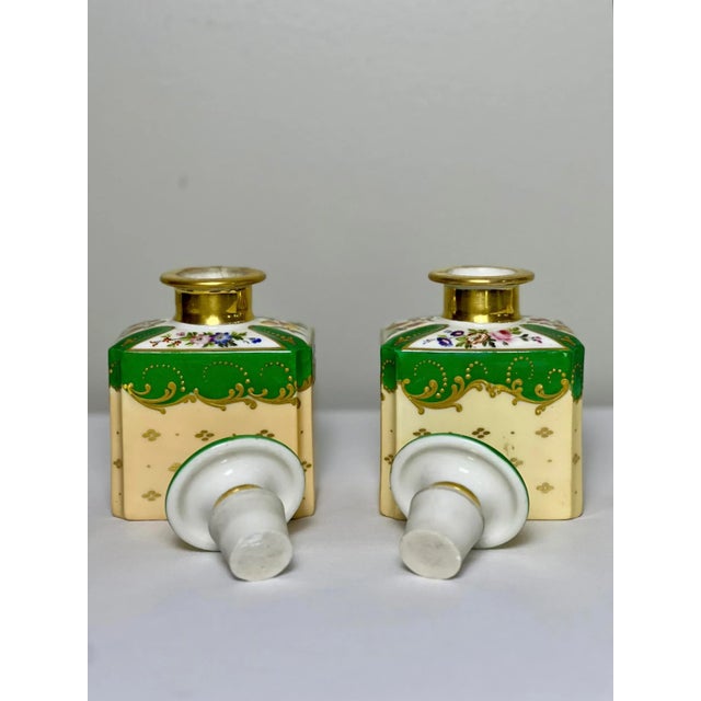 Ceramic 19th Century Pair of Paris Porcelain Stoppered Bottles or Flacons For Sale - Image 7 of 17