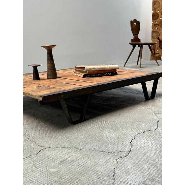 1930s Vintage Industrial Palette Coffee Table in Wood and Steel, Germany, 1930s For Sale - Image 5 of 17