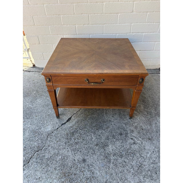 Mid-Century Modern Side End Lamp Table. Heritage Henredon. H: 19 inches W x D: 28 inches