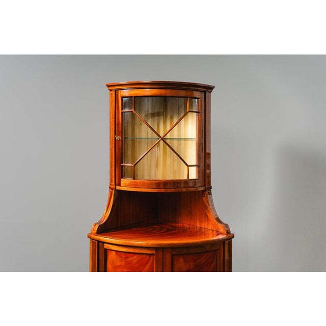 Brown Late 20th Century English Corner Display Cabinet For Sale - Image 8 of 18