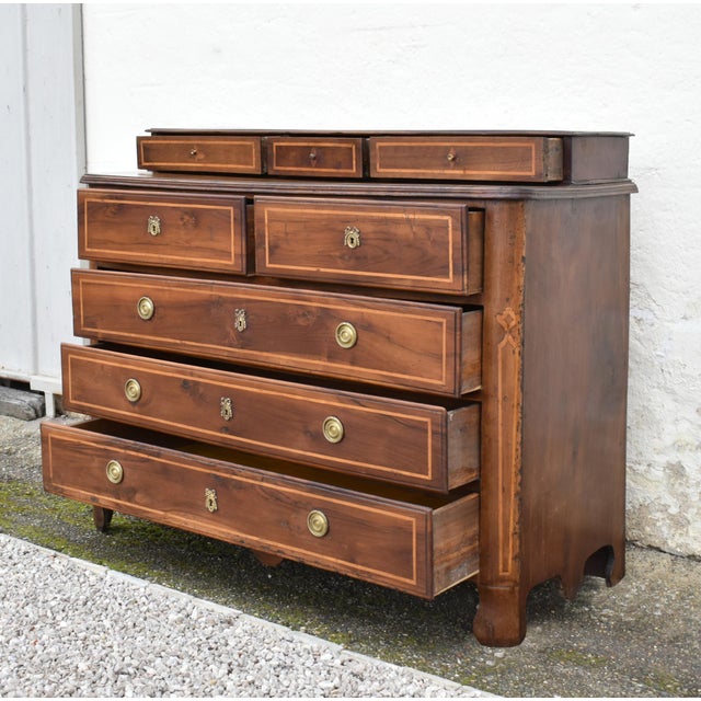 Early 19th Century French Commode in Walnut For Sale - Image 17 of 18