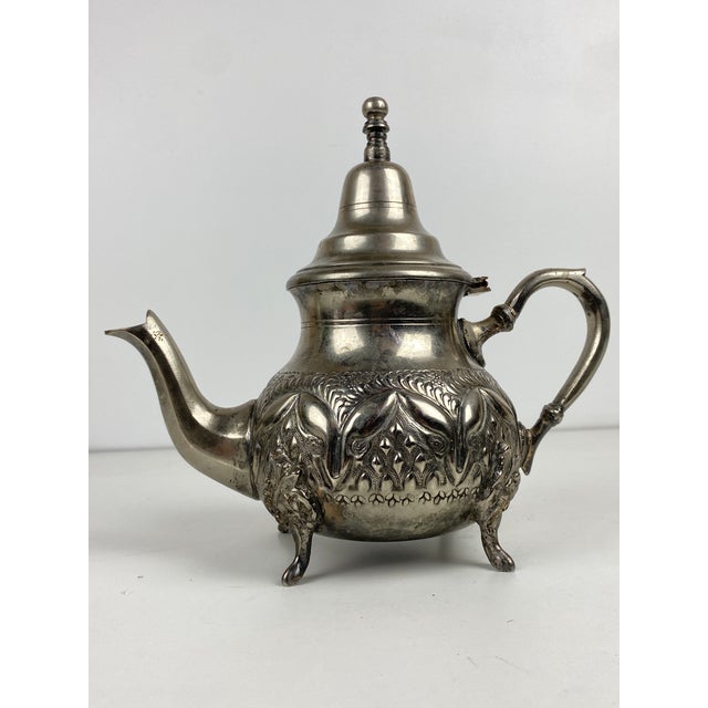 Silver-Plated Metal Teapot, 1920s, in Good conditions. Designed 1920 to 1949