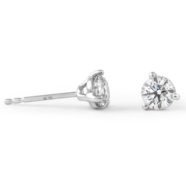 Contemporary Alexander Beverly Hills 0.87 Carat Diamond 3-Prong Stud Earrings 18k White Gold For Sale - Image 3 of 3