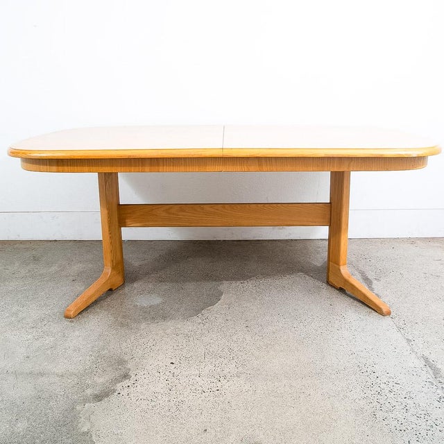 1960s Mid Century Modern Dining Table Rectangular Rounded Blonde Mahogany Vintage MCM For Sale - Image 4 of 12