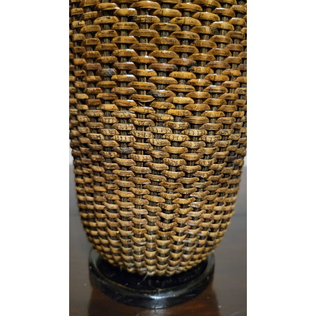 Coastal 19th Century Vintage Pair of Nantucket Style Baskets For Sale - Image 3 of 12