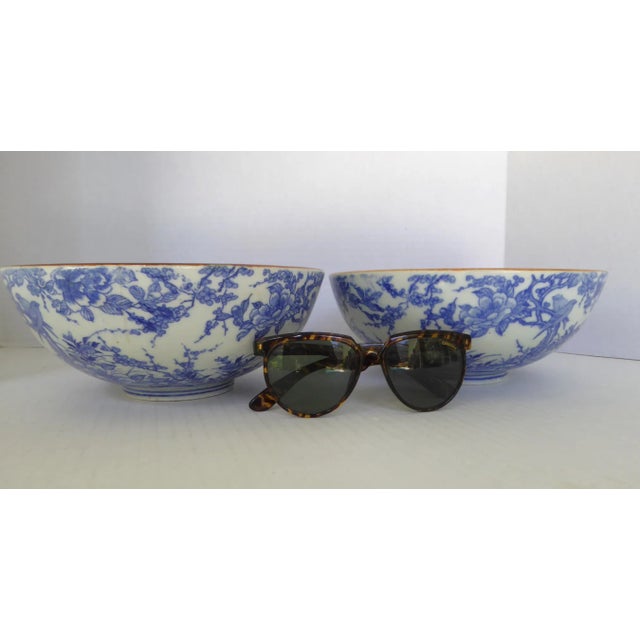 Imari Porcelain Pair of Japanese Porcelain Bowls With Transfer Design in Blue / White 1950s For Sale - Image 4 of 11