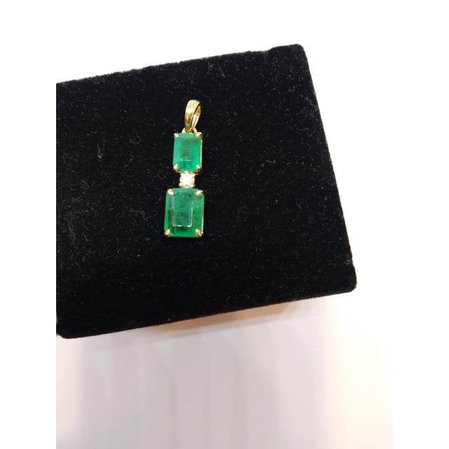 Gemstone details Gold Purity: 14K Solid Gold Emerald: 2.86 cts Diamond: 0.07 cts 14K gold Gross weight: 1.95 grams Net...
