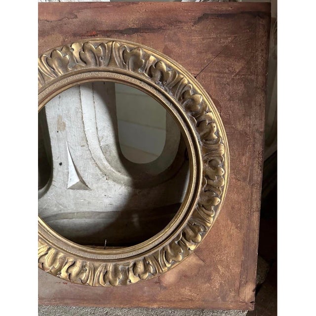 Antique French Giltwood Oval Picture Frames, Pair With Acanthus Leaf Carving For Sale In Miami - Image 6 of 7