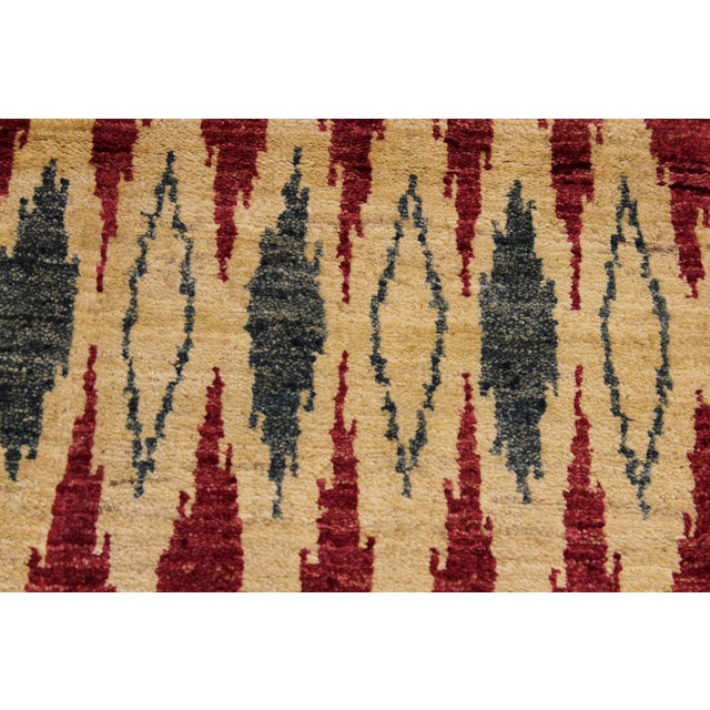 1990s Modern Peshawar Pink/Green Wool Runner Rug- 2 Ft. 8 In. X 7 Ft. 6 In. For Sale - Image 5 of 10