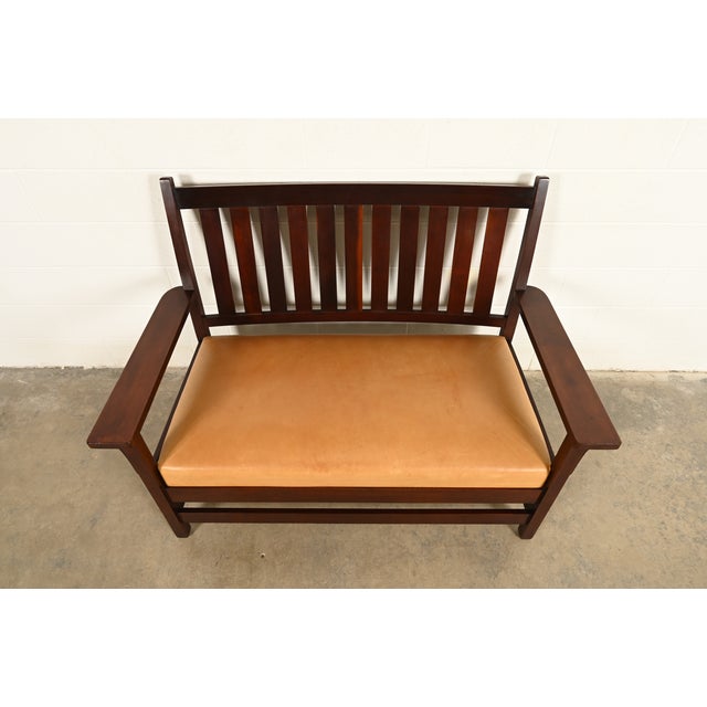Early 20th Century L. & J. G. Stickley Antique Mission Arts & Crafts Onondaga Mahogany Bench or Settle Sofa, Circa 1902 For Sale - Image 5 of 13
