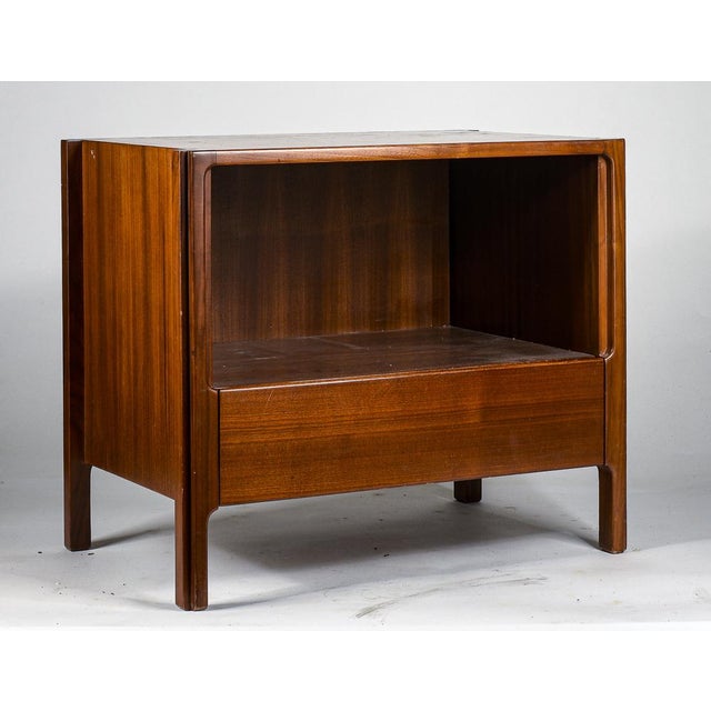 Vintage design wooden bedside table with one drawer and one open compartment, stilwood brand, 59 x 40.5 x h 51. Category:...