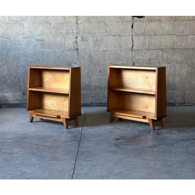 Modern Pair of 1950s Pine Bookshelves For Sale - Image 3 of 4