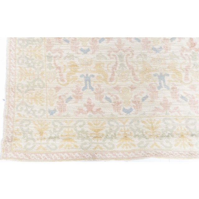 1920s Doris Leslie Blau Vintage Spanish Floral Soft Beige Hand-Knotted Wool Carpet For Sale - Image 5 of 9