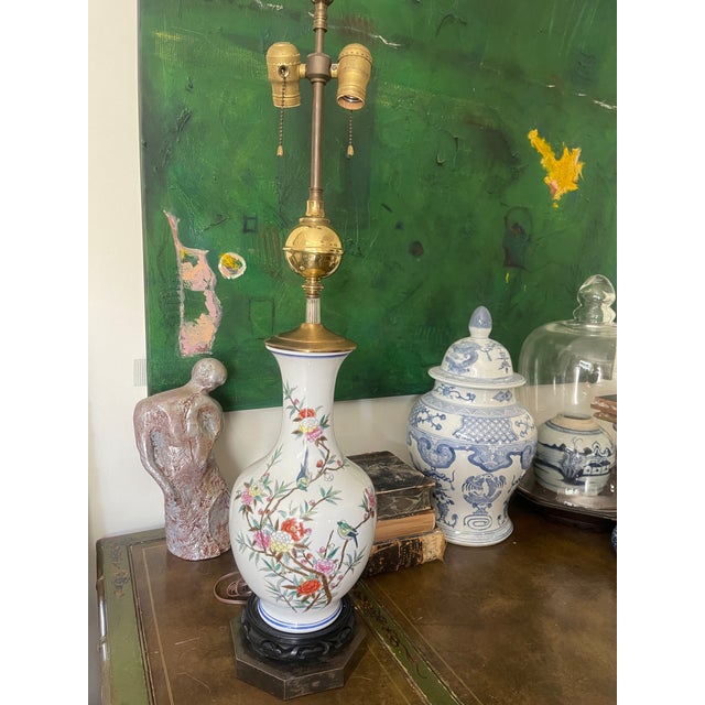 Fabulous 1970s lamp by high-end lamp manufacturer Chapman. Presented in the shape of an Asian temple jar. It has a round...