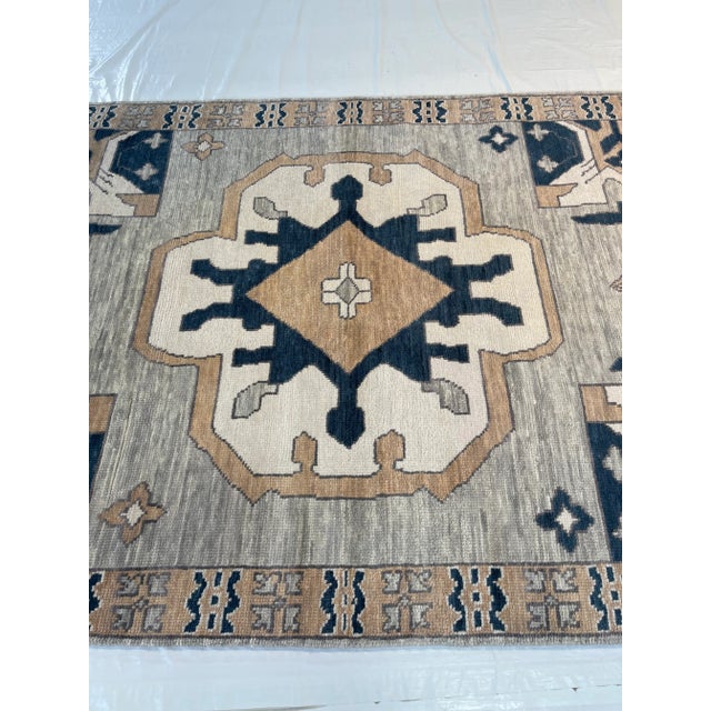 Jamie Rug, Ivory/Blue 5x8 - Ready to Ship For Sale - Image 4 of 4
