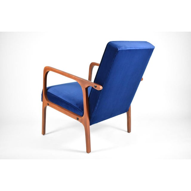 Armchair Model 04-B in Blue Velvet, 1960 For Sale - Image 3 of 14