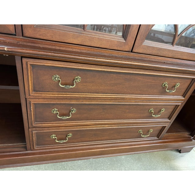 This Vintage / Antique Cabinet Made by Lineage a Subdivision of Drexel Heritage in Usa For Sale - Image 12 of 12
