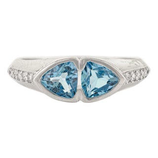 Elegant Trilliant Cut 1.35 Ct Topaz Twin Sparkle Ring Set in 925 Silver - Size 7.5 For Sale