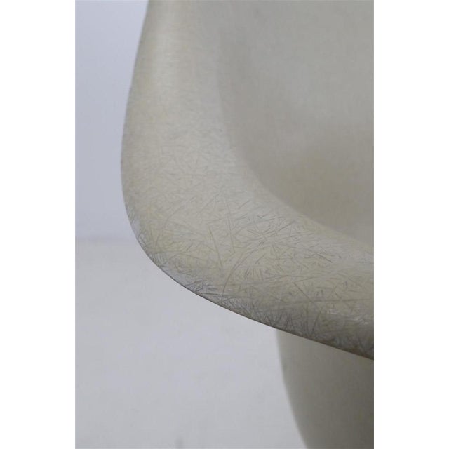 Lar Fiberglass Armchair by Charles & Ray Eames for Herman Miller, 1950s For Sale - Image 15 of 16