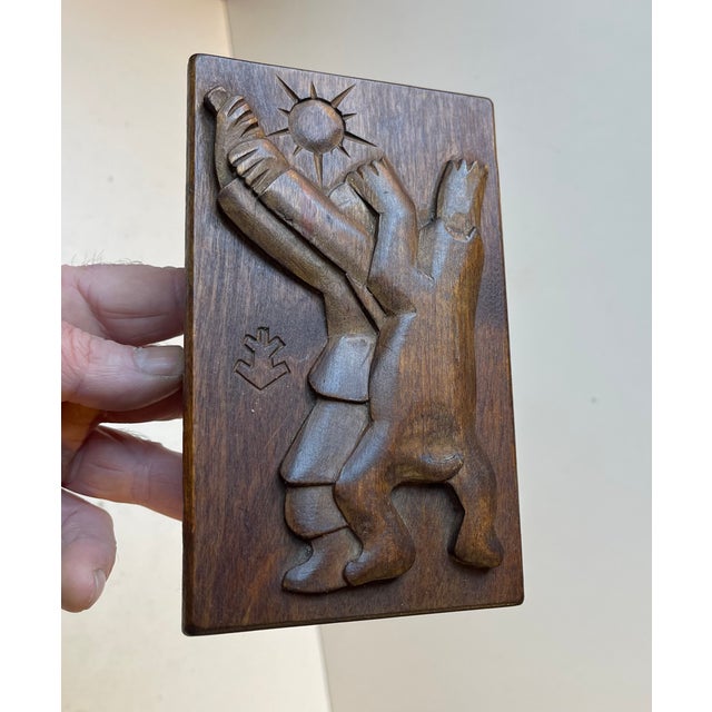1950s Mid-Century Folk Art Oak Box with Bear Attached Carved in Relief, 1950s For Sale - Image 5 of 10