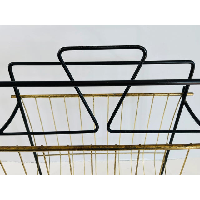 Mid-Century Modern 1950s Black & Gold Metal Handled Magazine Rack For Sale - Image 3 of 7