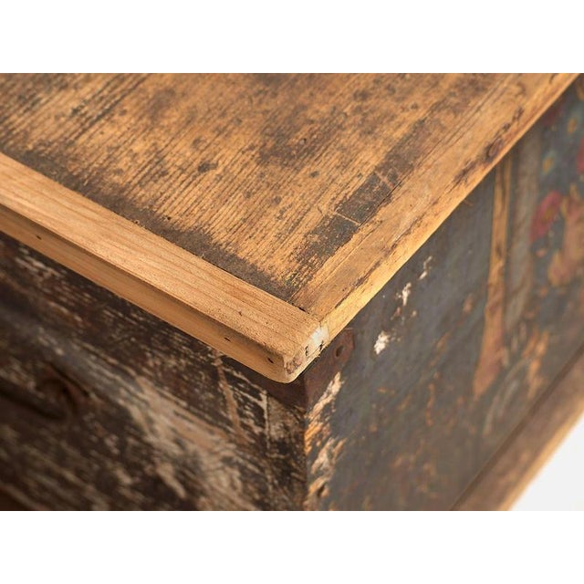 Brown Small Vintage Trunk with Floral Motifs, 1920 For Sale - Image 8 of 16