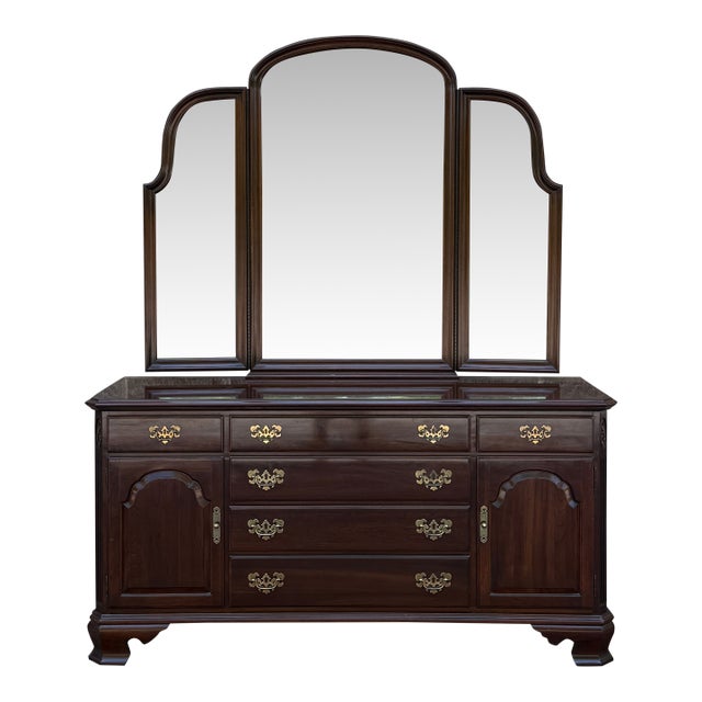 1980s Ethan Allen Georgian Court Solid Cherry 8 Drawer Low Dresser & Trifold Mirror (11-5223) For Sale