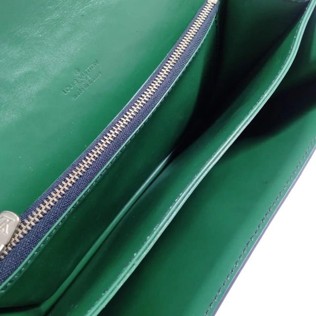 Contemporary An Authentic 1993 Louis Vuitton Black and Green Epi Leather Hoche Shoulder Bag 4 For Sale - Image 3 of 15
