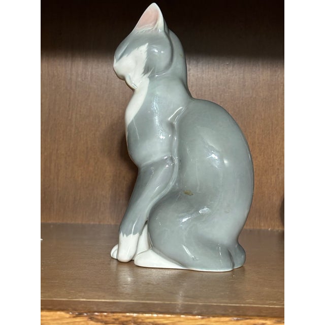 Bing & Grøndahl Porcelain Grooming Sitting Cat Figurine 1950s 7.5” Unsigned, as is. LOVELY! EUC, No issues. Email any...