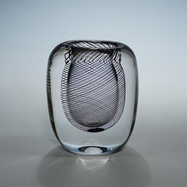 Vintage Art Glass Vase by Vicke Lindstrand for Kosta 1950s A vintage art glass vase designed by Vicke Lindstrand and...