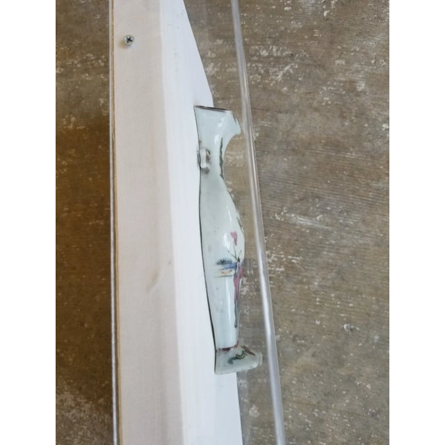 18th Century Chinese Porcelain in Lucite Box For Sale In San Antonio - Image 6 of 9