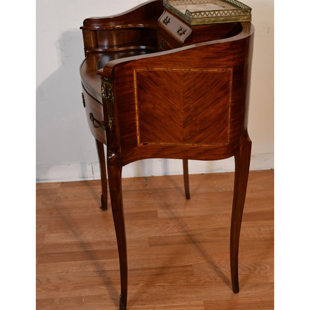 1890s Antique French Louis XV Walnut Inlaid Ladies Writing Desk Bonheur-Du-Jour For Sale - Image 18 of 18
