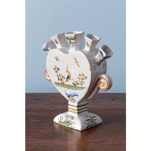 Height: 20 cm Width: 18 cm Depth: 7 cm Slight wear to the edges, commensurate with age.