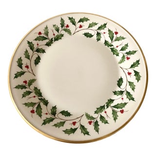 20th Century Lenox Holiday Holly & Berries Plate Excellent Condition For Sale