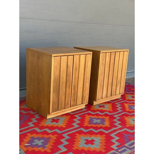 Mid-Century Modern 1950s Pair of Danish Oak Cabinets by Sligh Furniture For Sale - Image 3 of 8