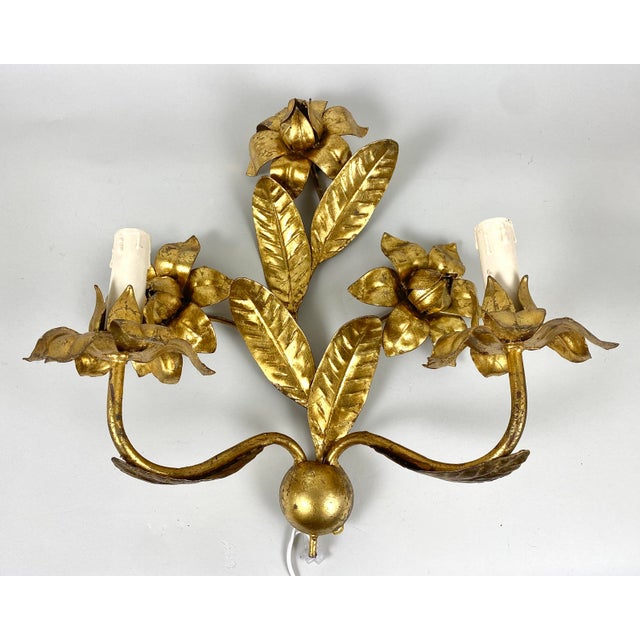 Italian Florentine Wall Sconce in Gilt Metal with Curved Iron Leaves, 1960s For Sale - Image 9 of 9