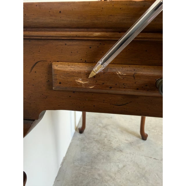 Vintage Mahogany Queen Anne Style Shell-Carved Side Table With Pull-Out Trays For Sale - Image 13 of 14