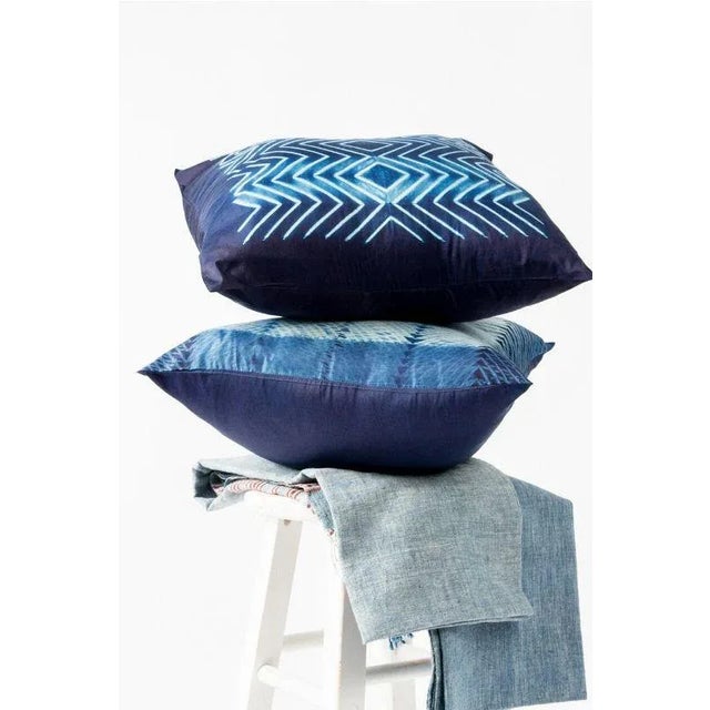 2020s Contemporary Studio Variously Hand-Dyed Wave Pattern Shibori Indigo & White Naami Indigo Silk Pillow For Sale - Image 5 of 10