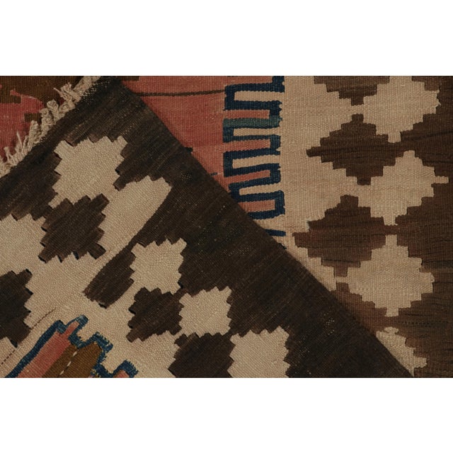 1950s Vintage Kilim Rug in Pink With Blue Medallions, Beige-Brown Border For Sale In New York - Image 6 of 6
