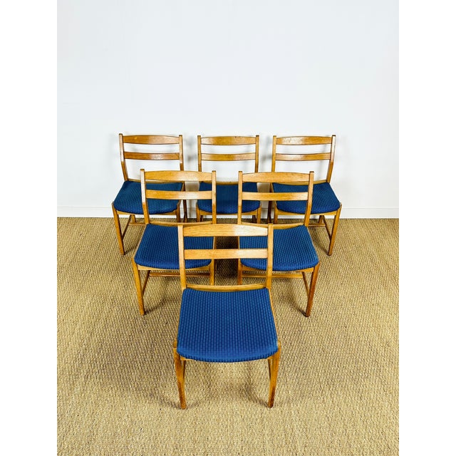 Contemporary Vintage Dining Chairs in Oak and Blue Fabric, 1960s, Set of 6 For Sale - Image 3 of 16