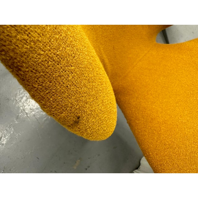 Mustard Early Pair of Arne Jacobsen Swan Chairs Fritz Hansen Made in Denmark For Sale - Image 8 of 9