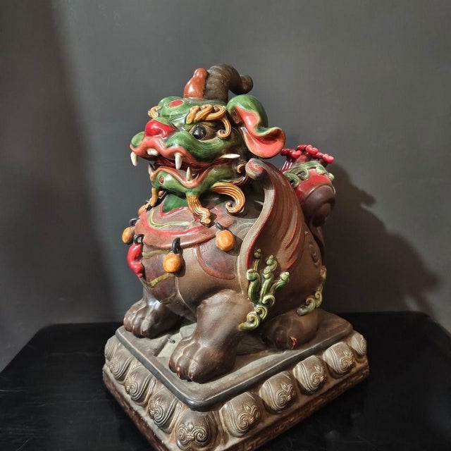 1950s Pair of Large Chinese Glaze Feng Shui Pixiu Wealth Guardian Sculptures For Sale - Image 4 of 9