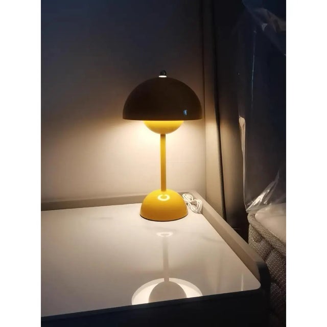 Retro Flower Bud Shaped Metal Table Lamp For Sale - Image 4 of 4