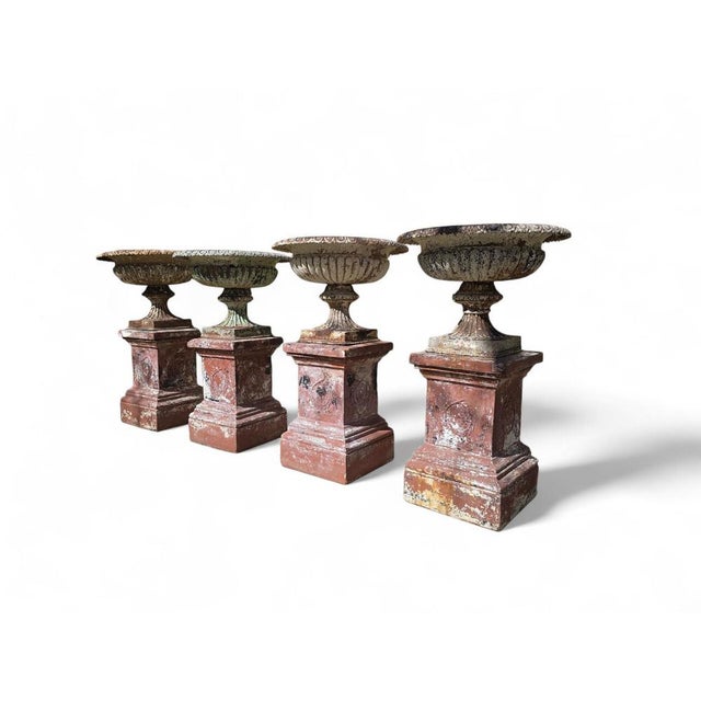 Large French Garden Urns in Cast Iron with Terracotta, 1840s, Set of 2 For Sale - Image 10 of 11