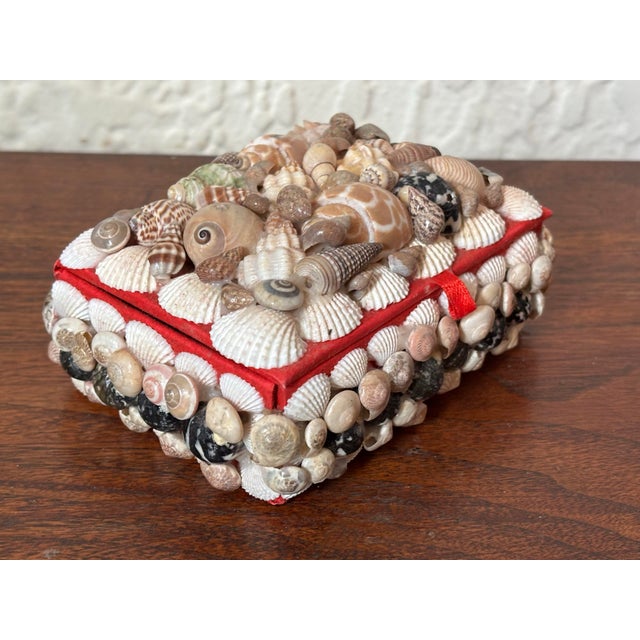 Traditional 1980s Sea Shell Covered Souvenir Box With Lid For Sale - Image 3 of 6