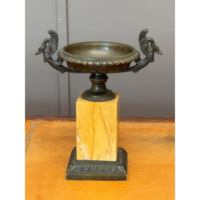 Neoclassical Pair of Early 19th Century French Bronze Tazzas on Siena Marble Bases For Sale - Image 3 of 8
