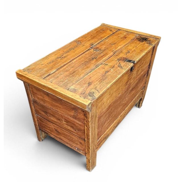 Blanket Storage Chest in Pine Wood For Sale - Image 3 of 14