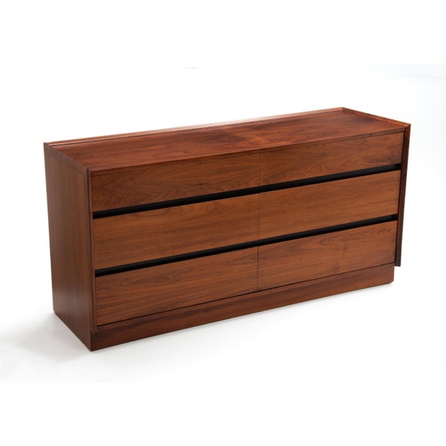 American of Martinsville Merton Gershun Dillingham Esprit Walnut Six Drawer Lowboy Dresser Mid Century For Sale - Image 4 of 13