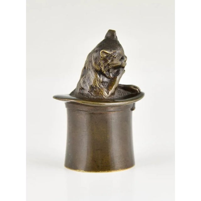 Metal Antique Bronze Table Bell Depicting Cat in a Top Hat, 1880 For Sale - Image 7 of 11